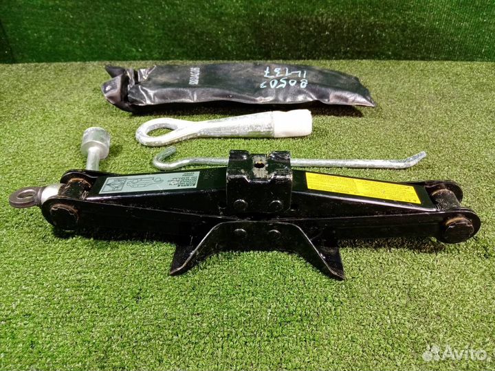 Домкрат Mitsubishi Lancer 10 / Galant Fortis CY4A