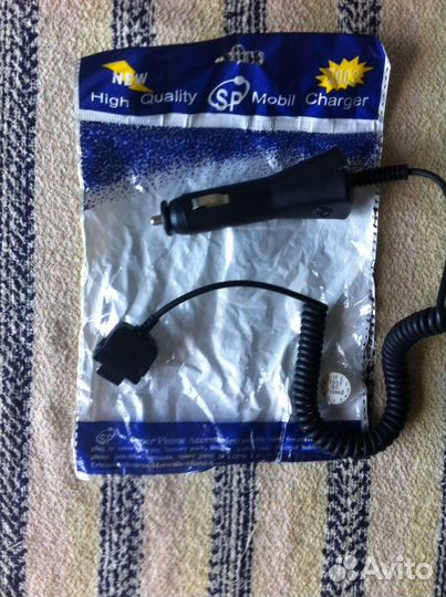 Автомобильное зарядное устройство для LG 800