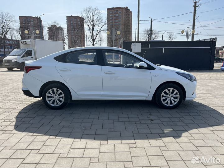 Hyundai Solaris 1.6 AT, 2020, 100 000 км