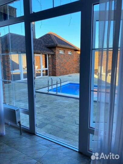 Коттедж посуточно,баня на дровах,тёплый бассейн