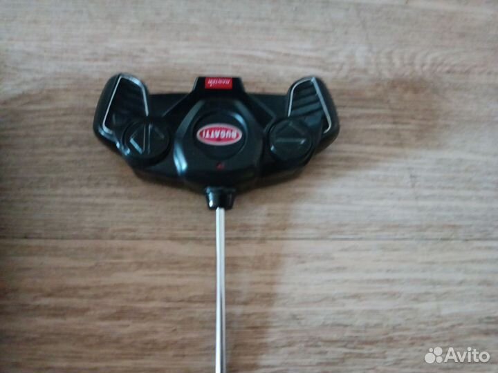 Машинка на пульте управления