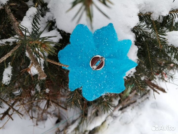 Брошь. Валяние, цвет - бирюза. Сделана с душой
