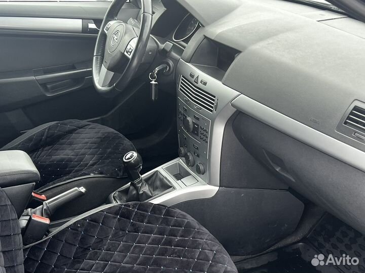 Opel Astra 1.6 МТ, 2012, 235 000 км