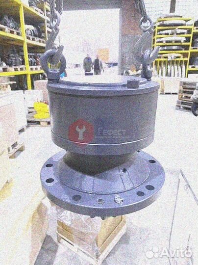 Редуктор поворота башни Hitachi ZX70 4445648