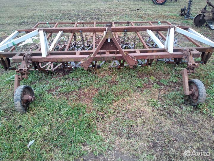 Трактор мтз 80; дискатор ; сцепка борон