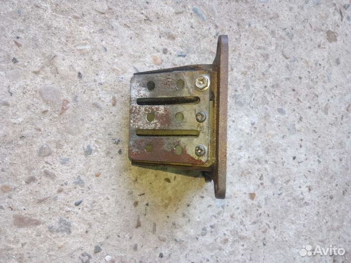 Лепестковый клапан Дерби GPR 125