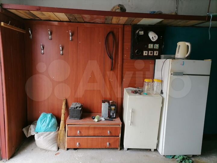Гараж, > 30 м²