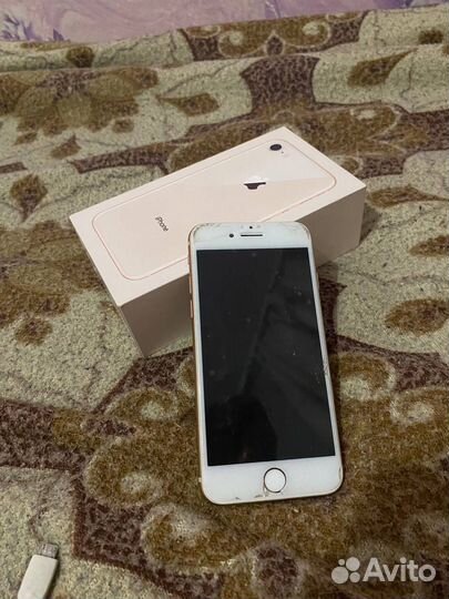 Телефон iPhone 8 64 gb