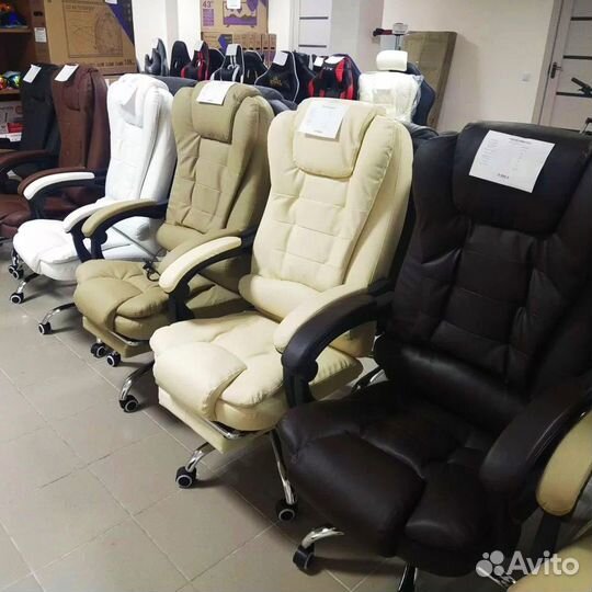 Компьютерное офисное кресло руководителя