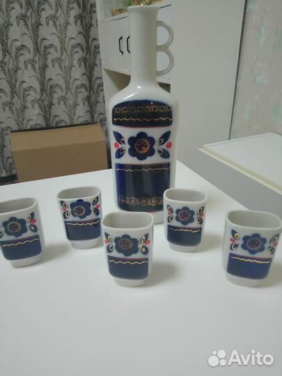 Графин фарфоровый с рюмками, коллекционный СССР