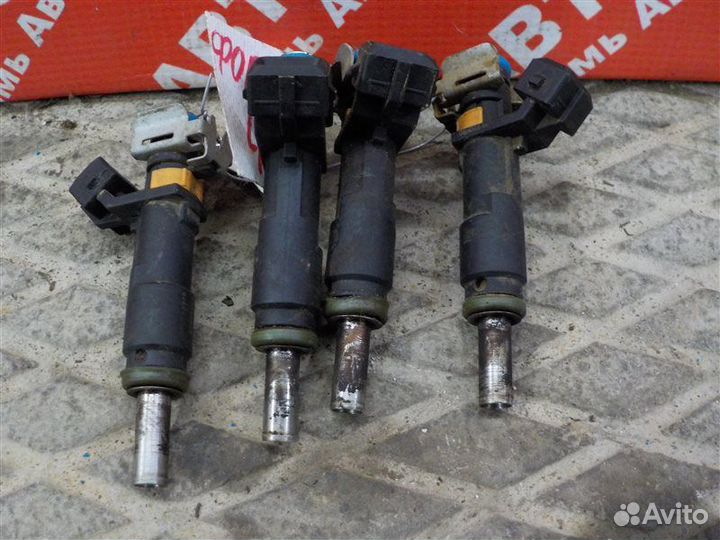 Форсунка топливная Opel Astra-H седан Z18XER 2008