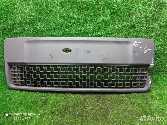 Решетка в бампер центральная Ford Fusion (2002-20