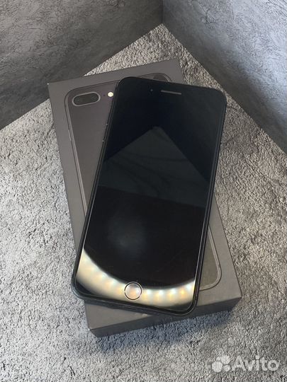 iPhone 8 Plus, 64 ГБ