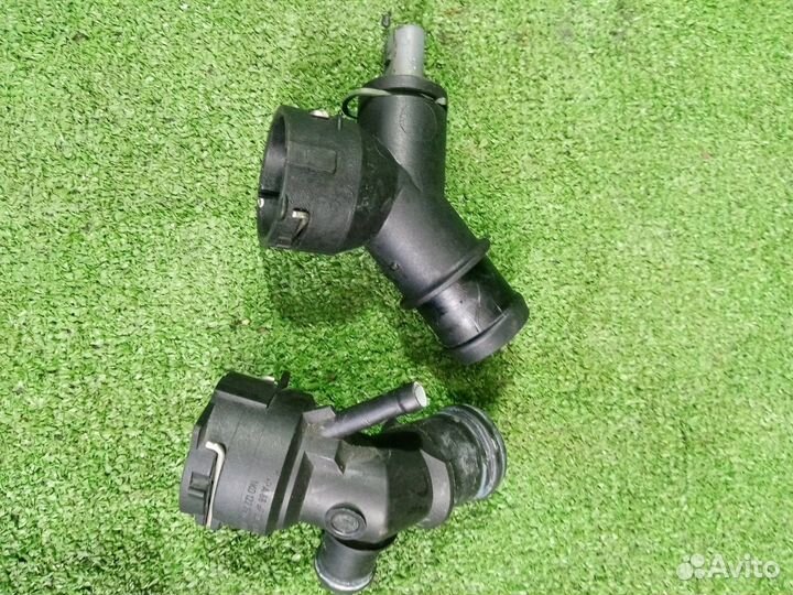 Фланец системы охлаждения Volkswagen Jetta 5 BVY