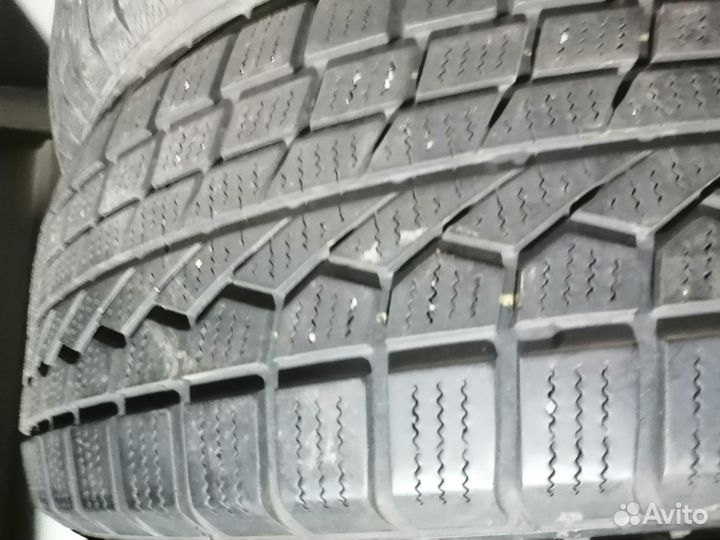 Toyo Open Country W/T 215/60 R17
