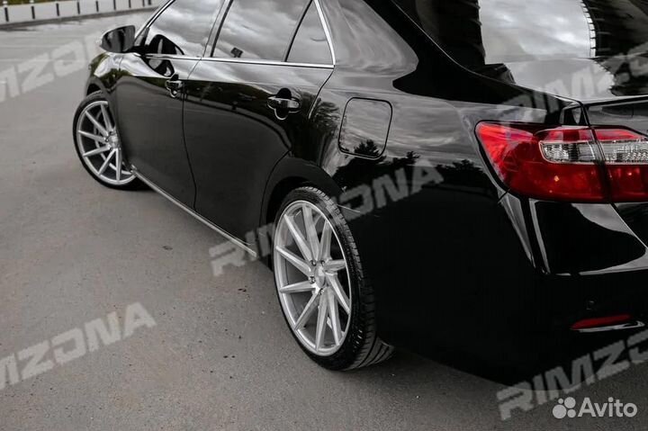 Литой диск в стиле vossen R16 5x100