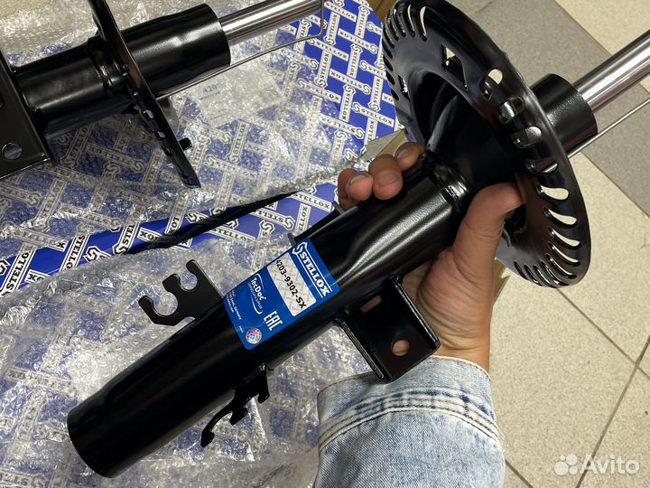 Передние амортизаторы vw T5, multivan