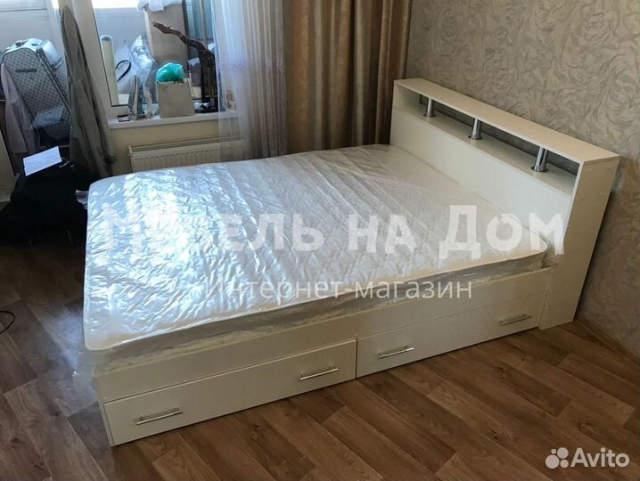 Кровать с матрасом