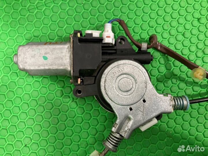 Стеклоподъемник задний правый Honda Pilot YF1 2002