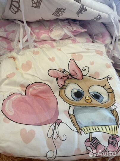 Детская кроватка с маятником