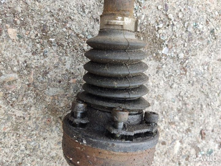 Полуось передний левый Volkswagen Golf 4 хетчбек