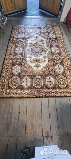 Ковер шерстяной