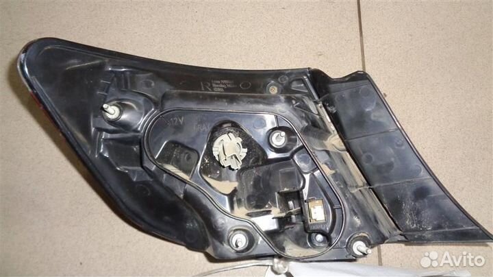 Фонарь задний наружный правый Toyota Camry XV50 2