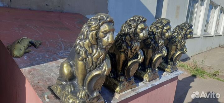 Лев из бетона