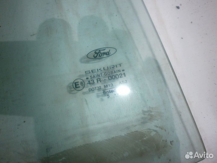 Стекло двери заднее правое (Ford Mondeo)