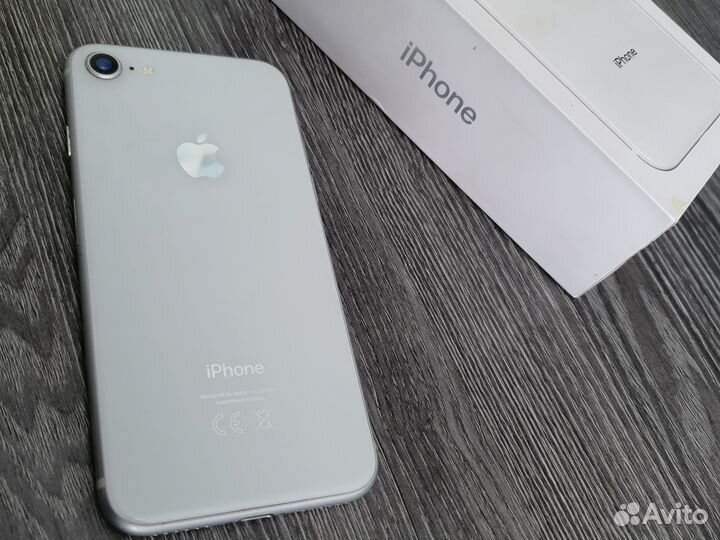 iPhone 8, 64 ГБ