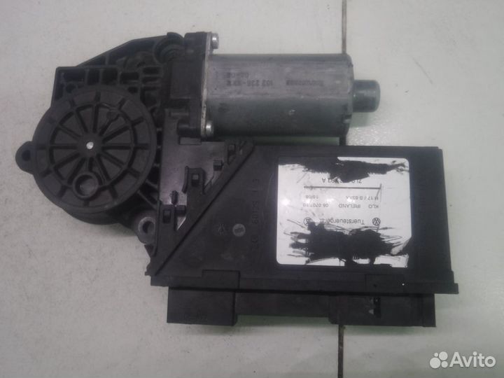 Моторчик переднего левого стеклоподъемника