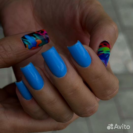 Модель на маникюр