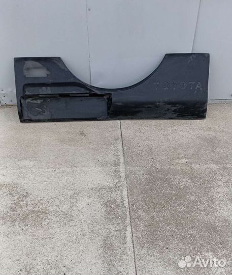Toyota rav 4 XA 10 накладка двери багажника
