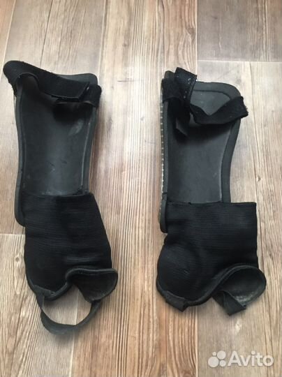 Щитки футбольные детские