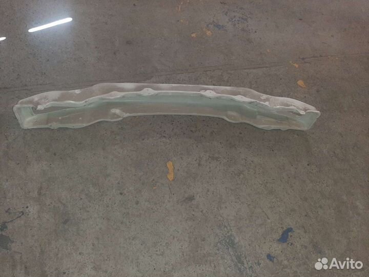 Усилитель бампера пластик Mitsubishi Galant