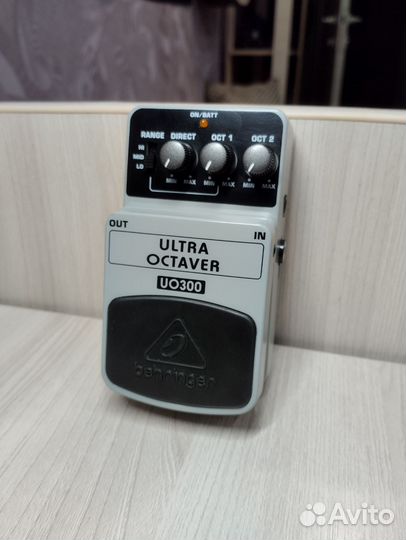 Педаль эффектов behringer (ultra octaver)
