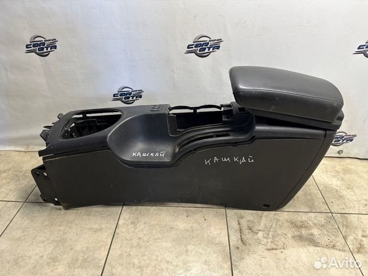 Подлокотник Nissan Qashqai MR20DE 2007