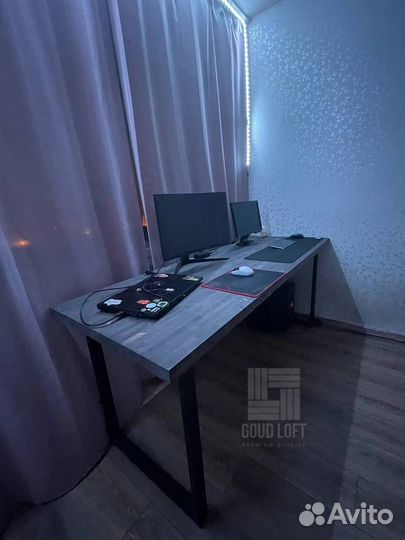 Компьютерный стол в стиле лофт из массива