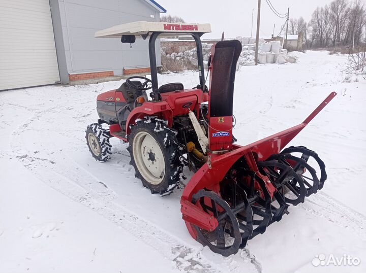 Уборка снега мини трактором со шнекоротором