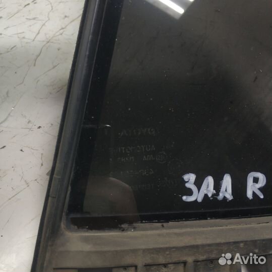 Форточка задней правой двери Toyota RAV4 XA30