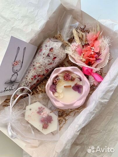 Подарок бокс для девушки свечи мини букеты