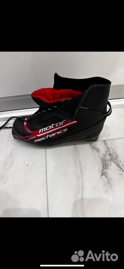 Лыжные ботинки