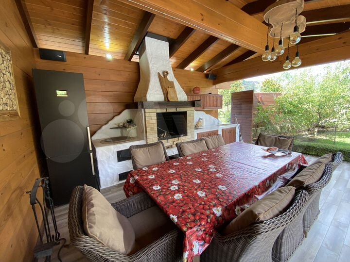 Дом 300 м² на участке 6 сот.