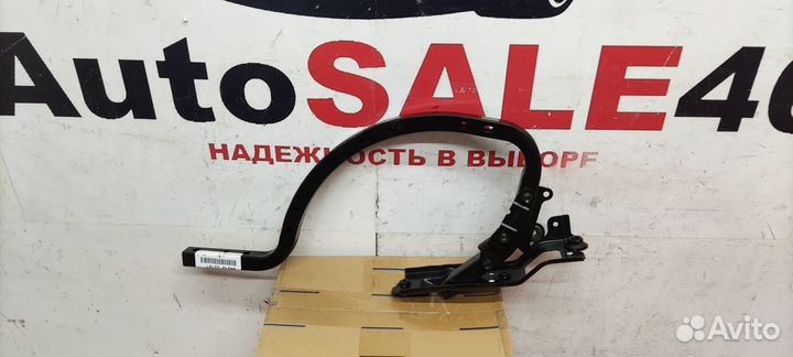 Петля багажника правая Toyota Camry V70