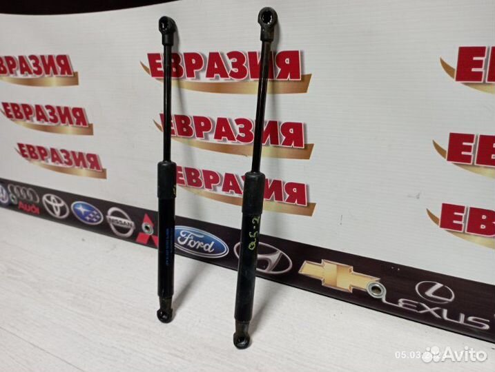 Амортизатор капота передний Audi Q5 8R cdnc 2011