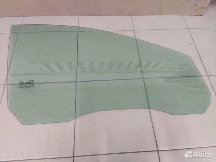 Переднее стекло Форд Фокус 2