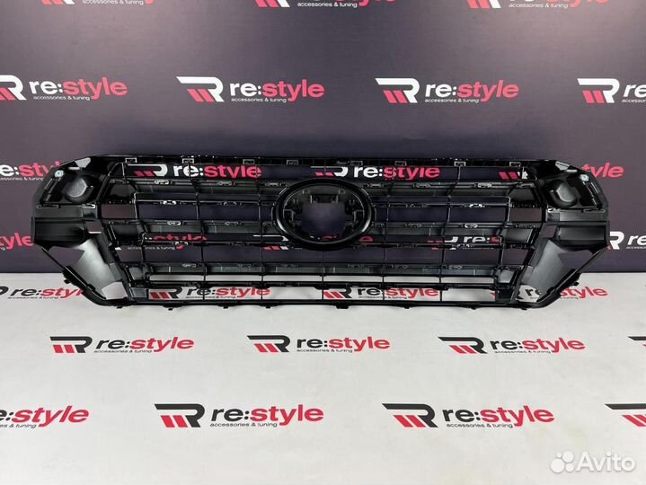 Решетка радиатора Land Cruiser 200 Executive N2291