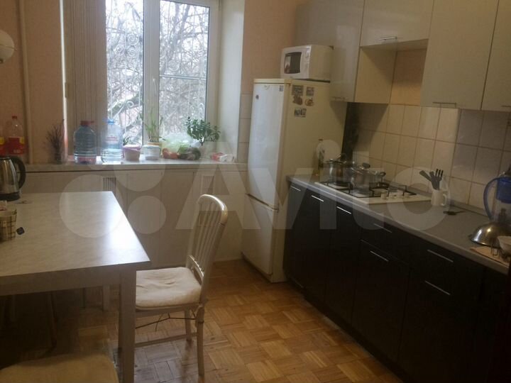 Комната 10 м² в 3-к., 2/5 эт.