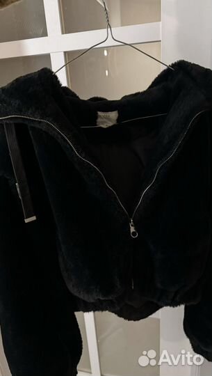 Искусственная шуба короткая bershka