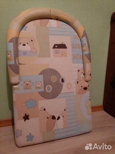 Пеленальная доска на кроватку